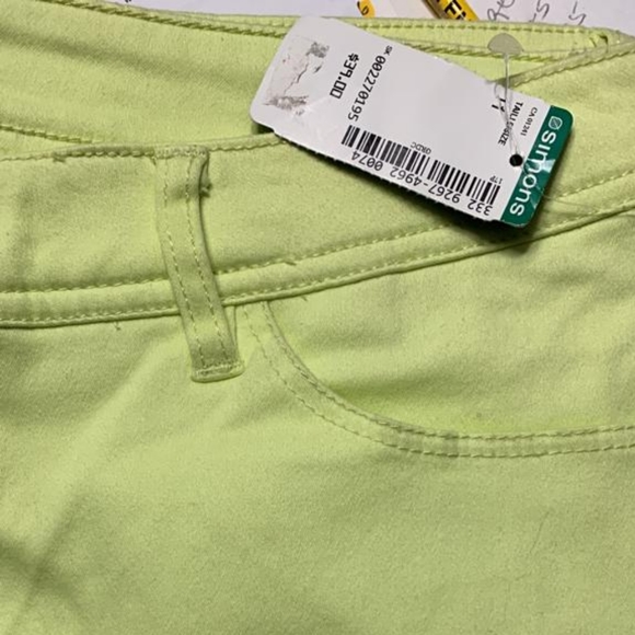 Green Capri. Twik . Size 11 - Picture 2 of 3